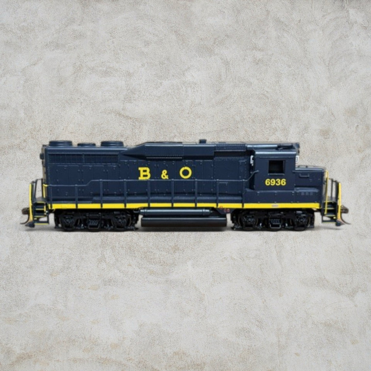 #1430 Bachmann HO B&O GP30 #6936 DCC On Board Diesel Locomotive #60806