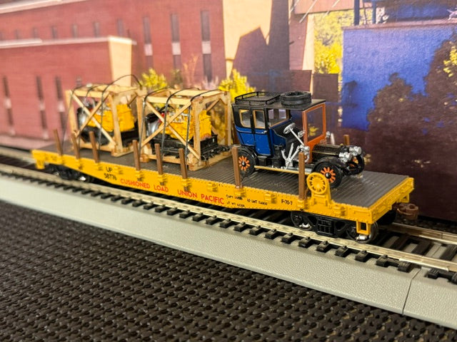 #1509 Athearn Roundhouse RND14514 HO Scale 50' Flatcar with Loads – Union Pacific #58776