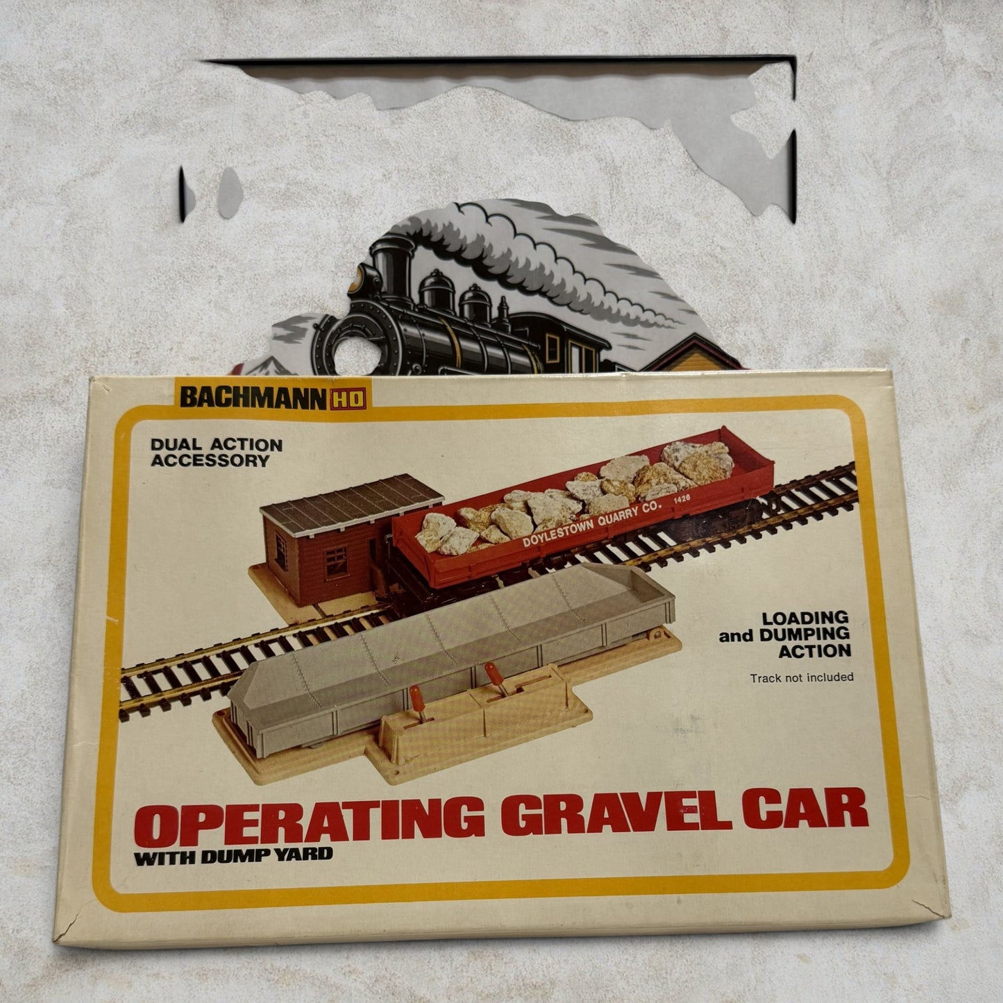 #1232 Bachmann HO Scale Operating Gravel Car w/Dump Yard