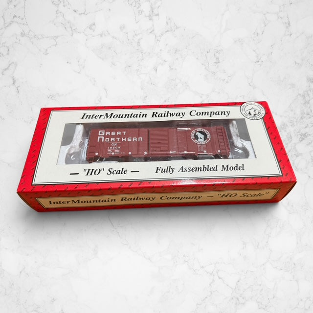 #1474 InterMountain HO Great Northern 18500 Empire Builder 40' 12-Panel Boxcar