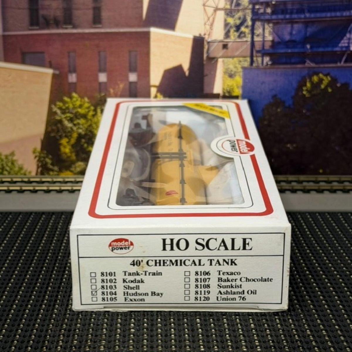 #1607 Model Power HO Scale Hudson Bay Oil 40' Chemical Tank Car