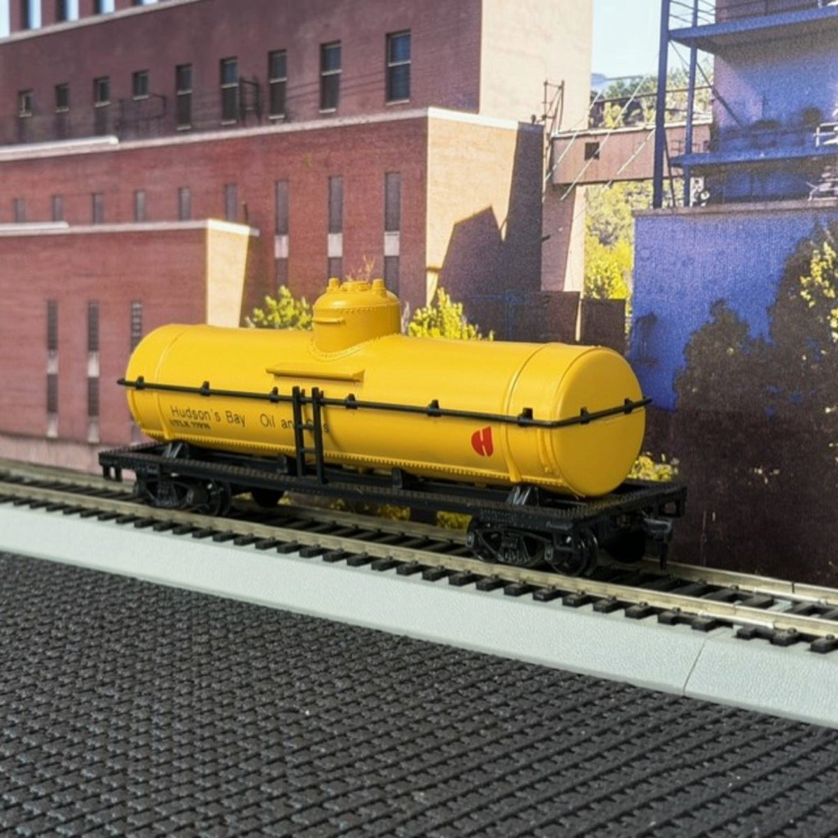 #1607 Model Power HO Scale Hudson Bay Oil 40' Chemical Tank Car