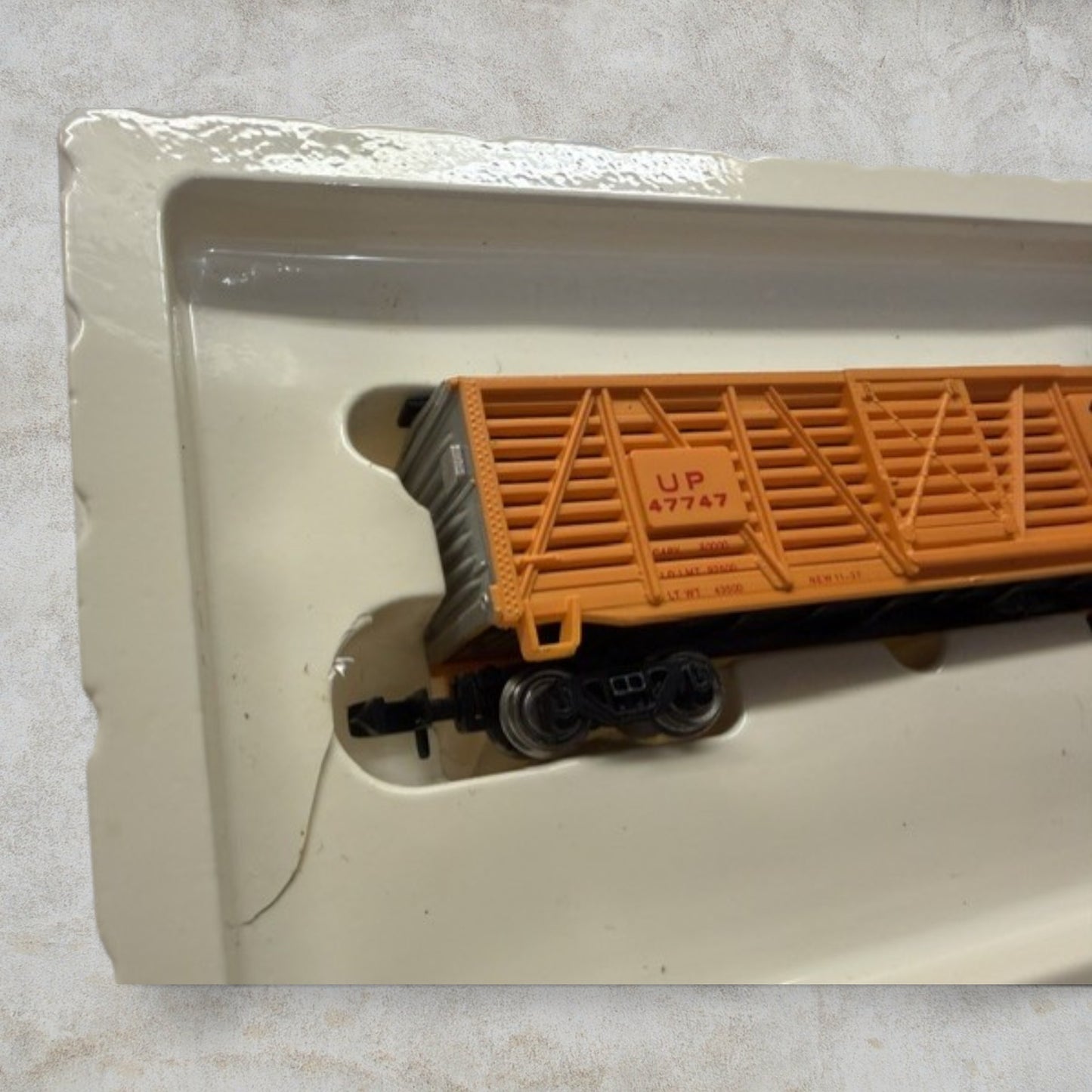 Atlas N Scale Union Pacific 50' Mechanical Reefer – Automated Railway Car #3403 – Road No. UP 160207