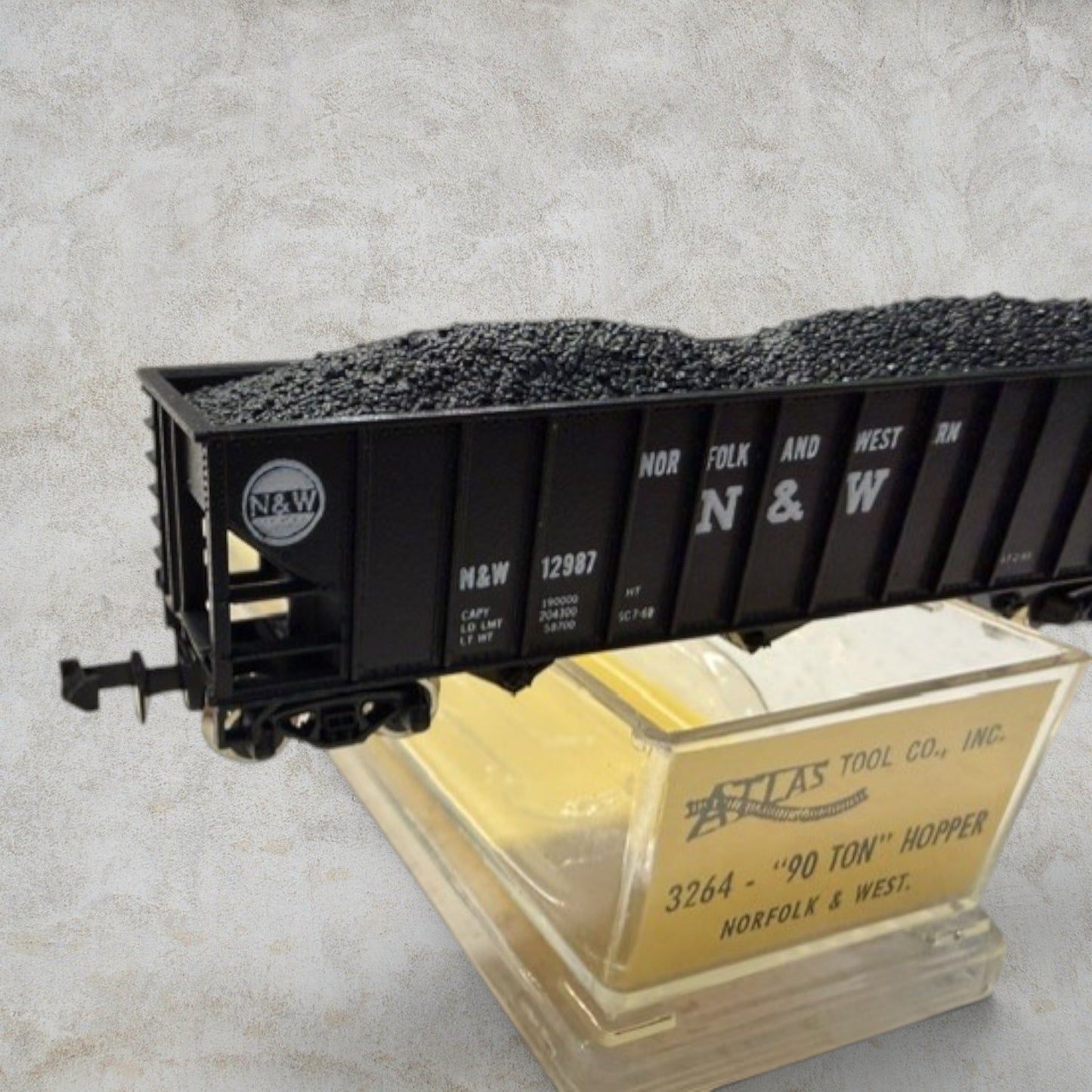 Atlas N Scale Norfolk & Western 90-Ton Open Hopper with Coal Load – Road No. N&W 12987 – Item #3264