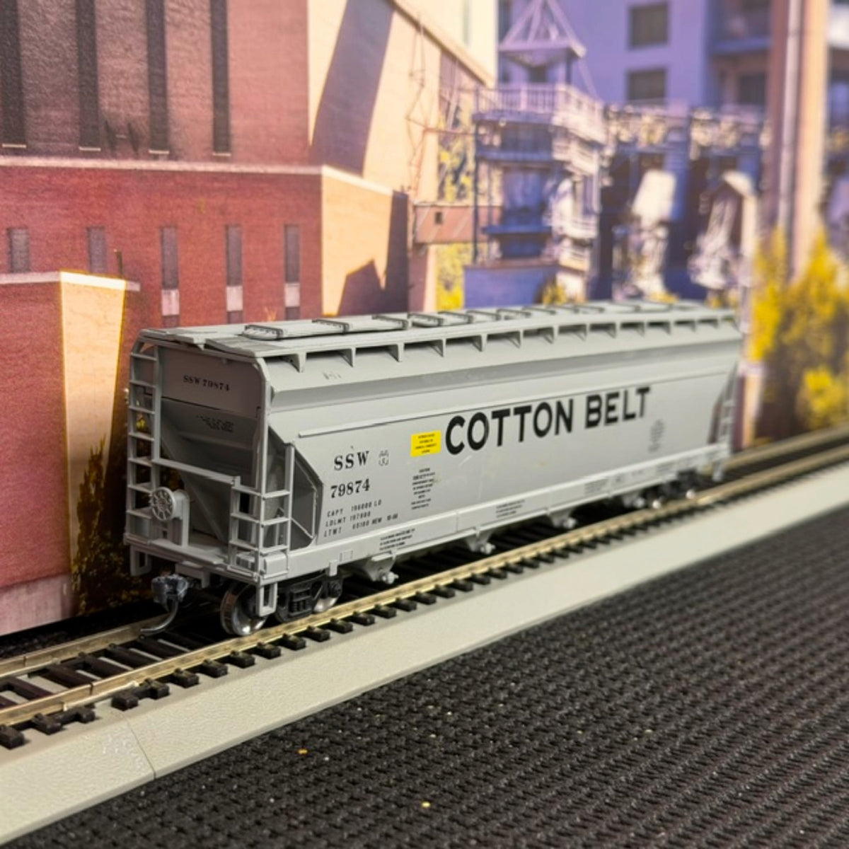 SSW #79874 HO Scale Cotton Belt High-Capacity Covered Hopper