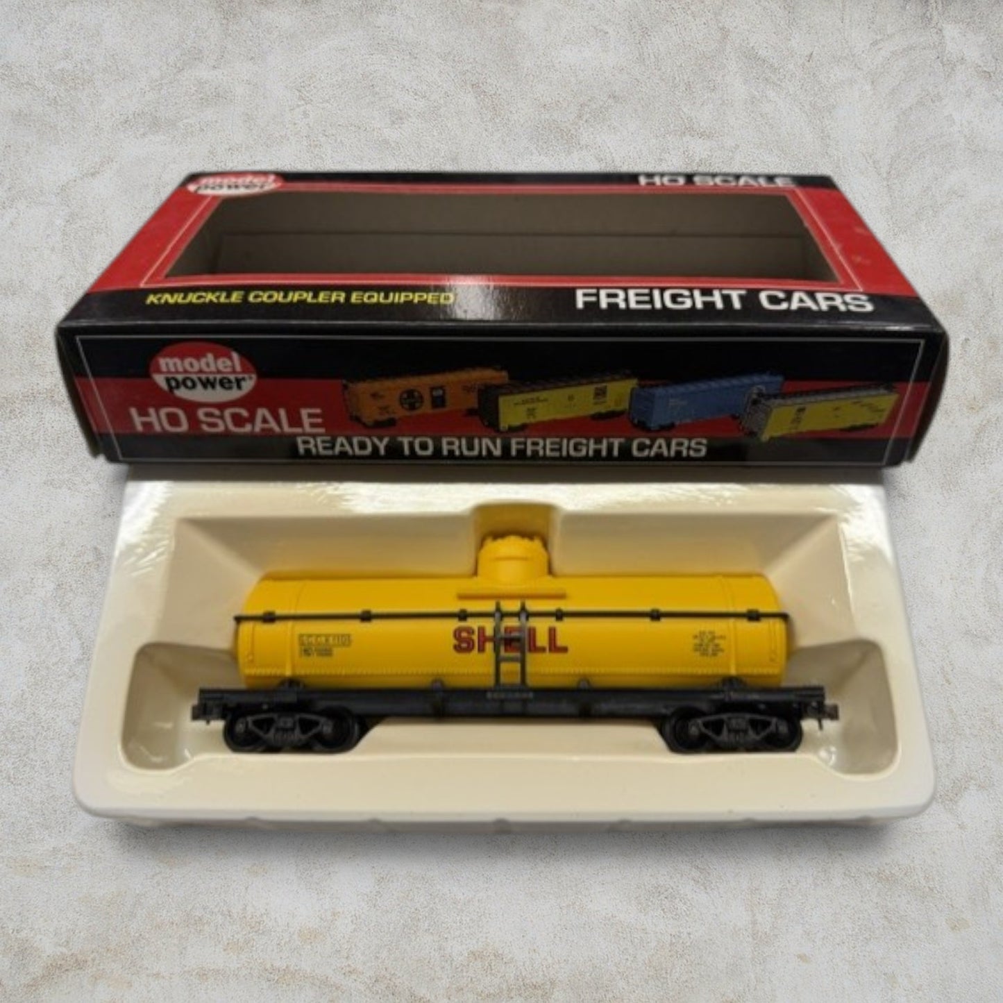 #1142 Model Power HO Scale Shell Chemical Tank Car #98103 – Knuckle Couplers