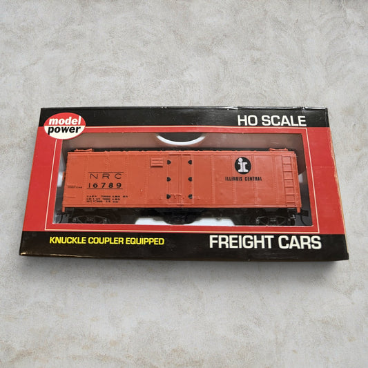 #1182 Model Power HO Scale Illinois Central Refrigerator Car #16789 – Knuckle Couplers