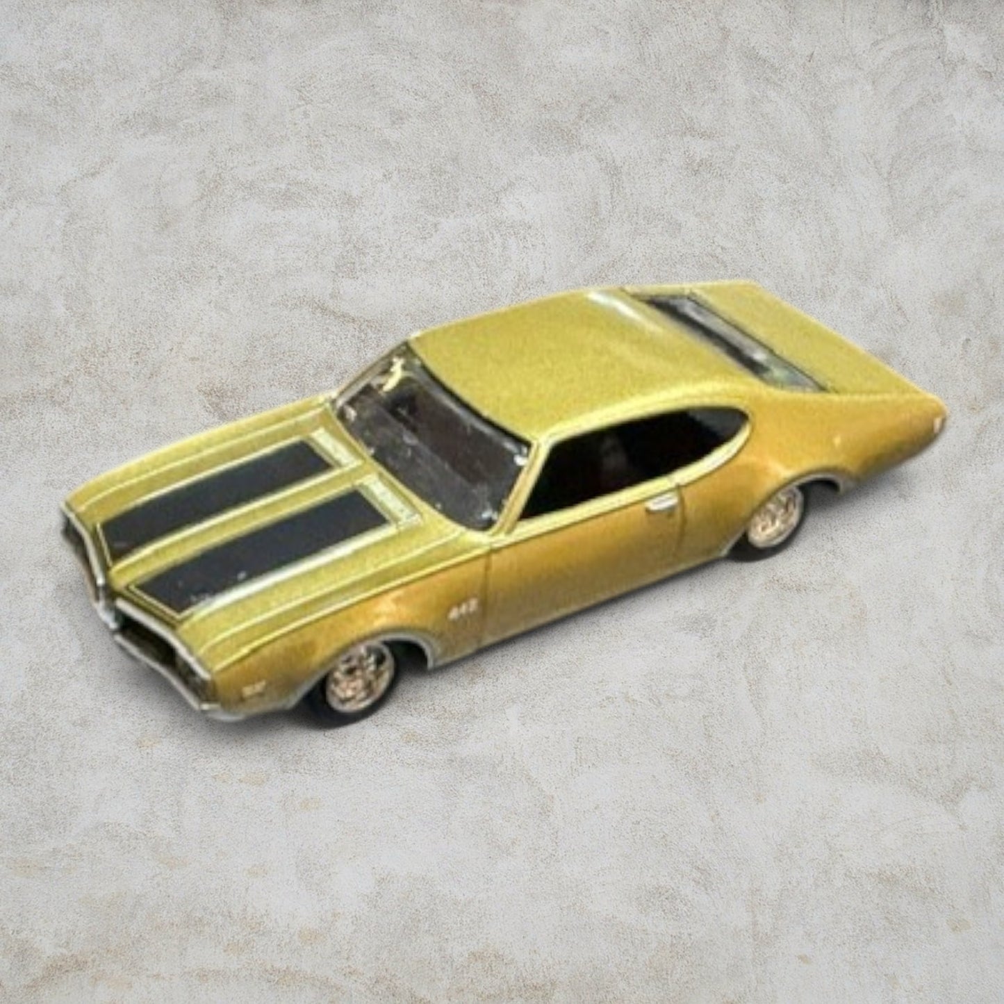 #1408 2001 High Speed 1:64 1969 Oldsmobile 442 Gold Diecast Car – Reader’s Digest GM Licensed