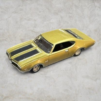 #1408 2001 High Speed 1:64 1969 Oldsmobile 442 Gold Diecast Car – Reader’s Digest GM Licensed