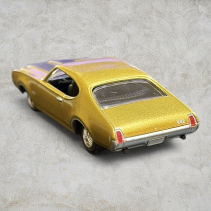 #1408 2001 High Speed 1:64 1969 Oldsmobile 442 Gold Diecast Car – Reader’s Digest GM Licensed