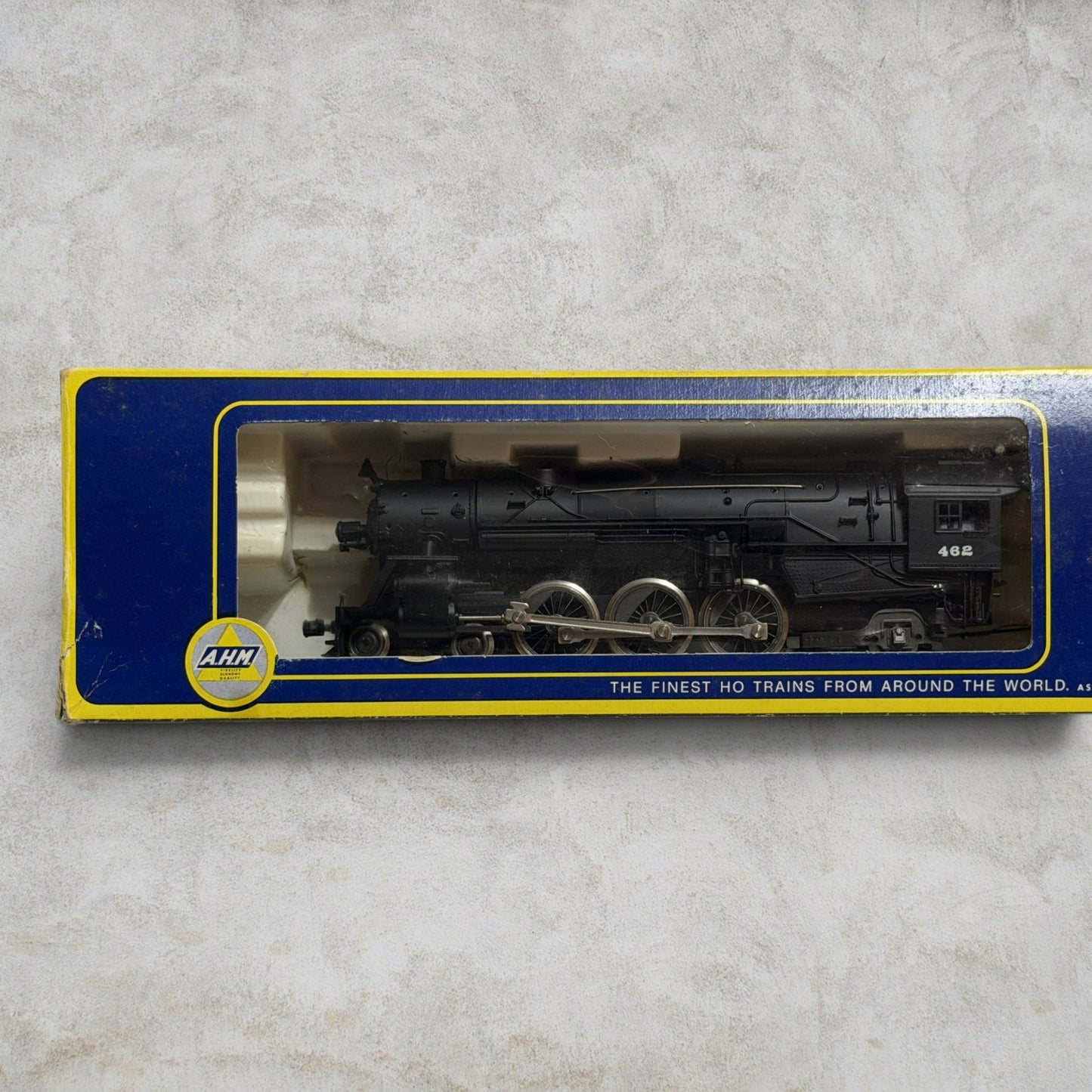 #1225 AHM HO Scale 2-8-2 Mikado Steam Locomotive with Tender – Burlington Route #462