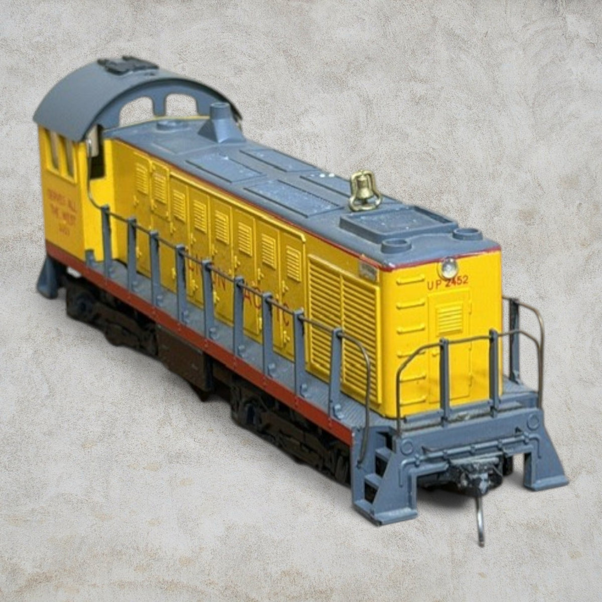 #1447 AHM 5010F HO Union Pacific ALCO 1000 HP Switcher #2452 Vintage Boxed