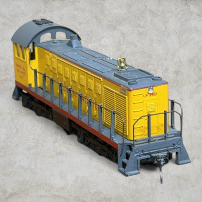 #1447 AHM 5010F HO Union Pacific ALCO 1000 HP Switcher #2452 Vintage Boxed