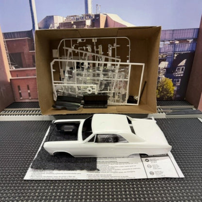 #1609 AMT 1966 Chevrolet Chevelle SS Hardtop – 1:25 Scale Model Kit