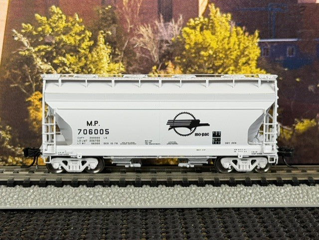 #1516 Athearn ATHGN24695 N Scale ACF 2970 2-Bay Center Flow Hopper – Missouri Pacific MP #706005 – NIB