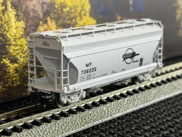 #1516 Athearn ATHGN24695 N Scale ACF 2970 2-Bay Center Flow Hopper – Missouri Pacific MP #706005 – NIB