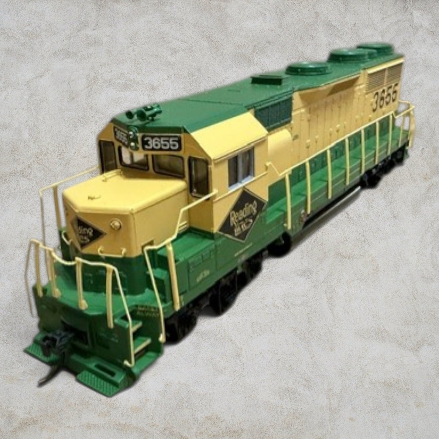 #1357 Athearn HO Scale Reading Company GP35 #3655 Diesel Locomotive – DCC Quick-Plug Equipped – RTR Item #91720