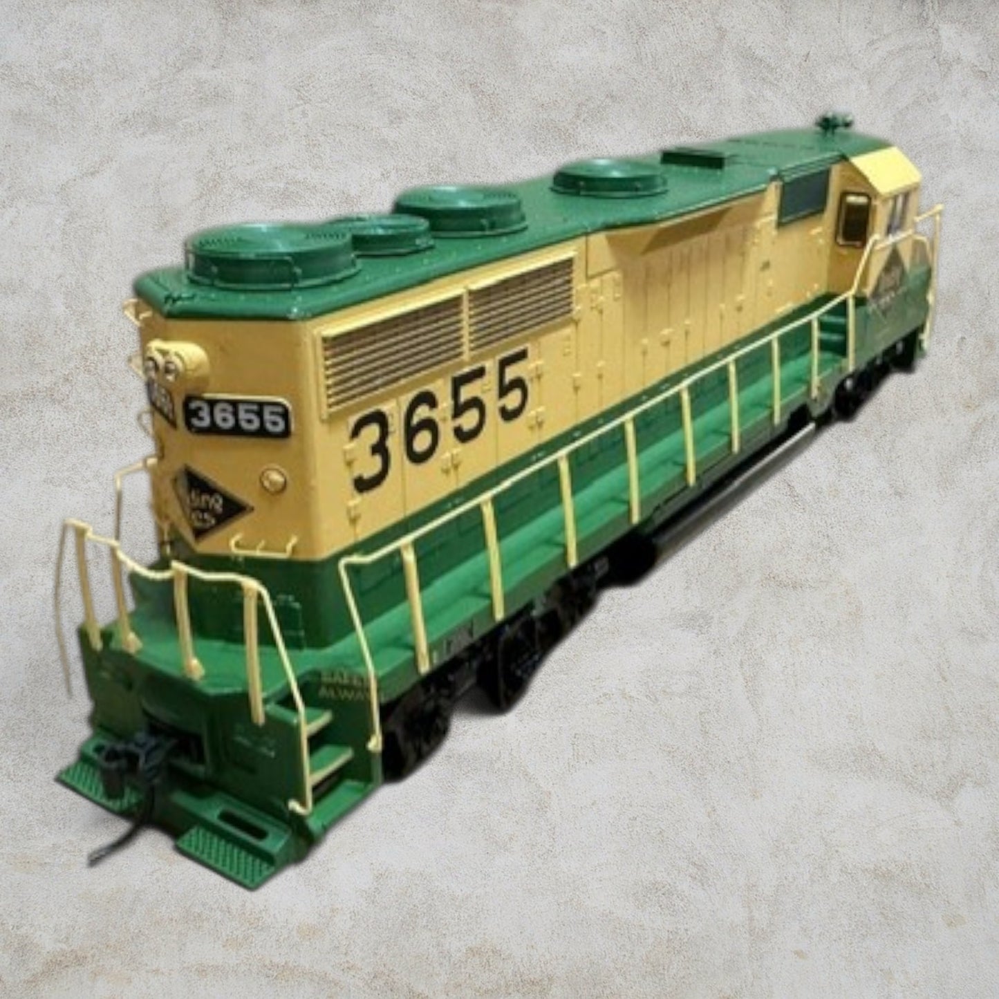 #1357 Athearn HO Scale Reading Company GP35 #3655 Diesel Locomotive – DCC Quick-Plug Equipped – RTR Item #91720