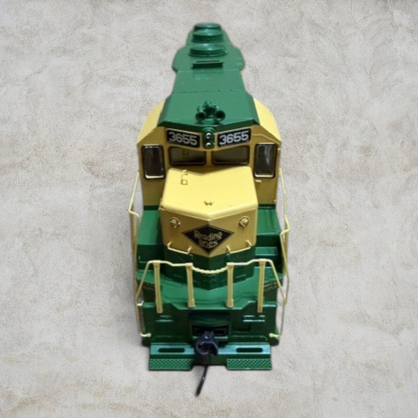 #1357 Athearn HO Scale Reading Company GP35 #3655 Diesel Locomotive – DCC Quick-Plug Equipped – RTR Item #91720