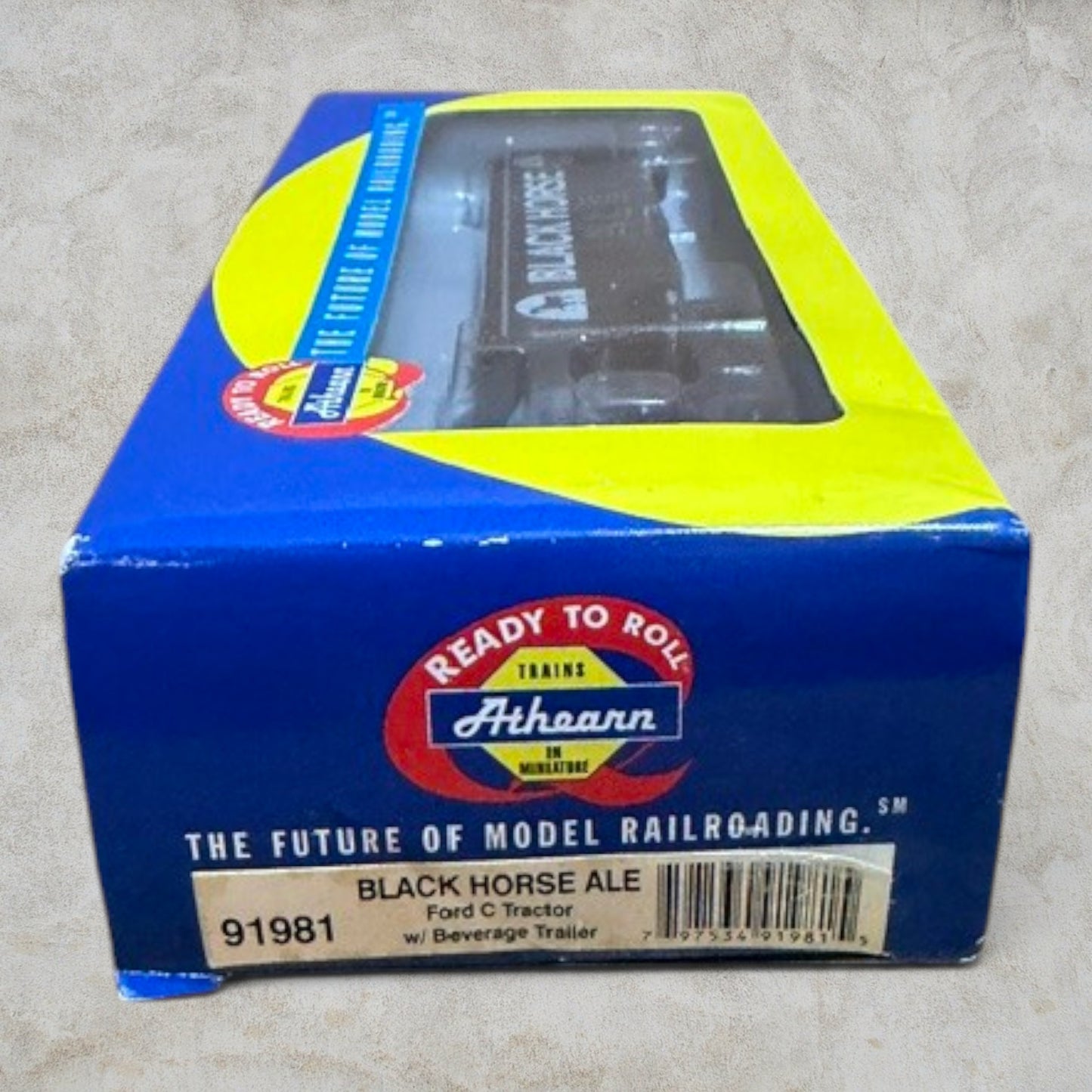 #1360 Athearn HO Scale Black Horse Ale Ford C Tractor w/ Beverage Trailer – Item #91981 – Ready To Roll – New in Box