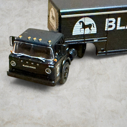 #1360 Athearn HO Scale Black Horse Ale Ford C Tractor w/ Beverage Trailer – Item #91981 – Ready To Roll – New in Box