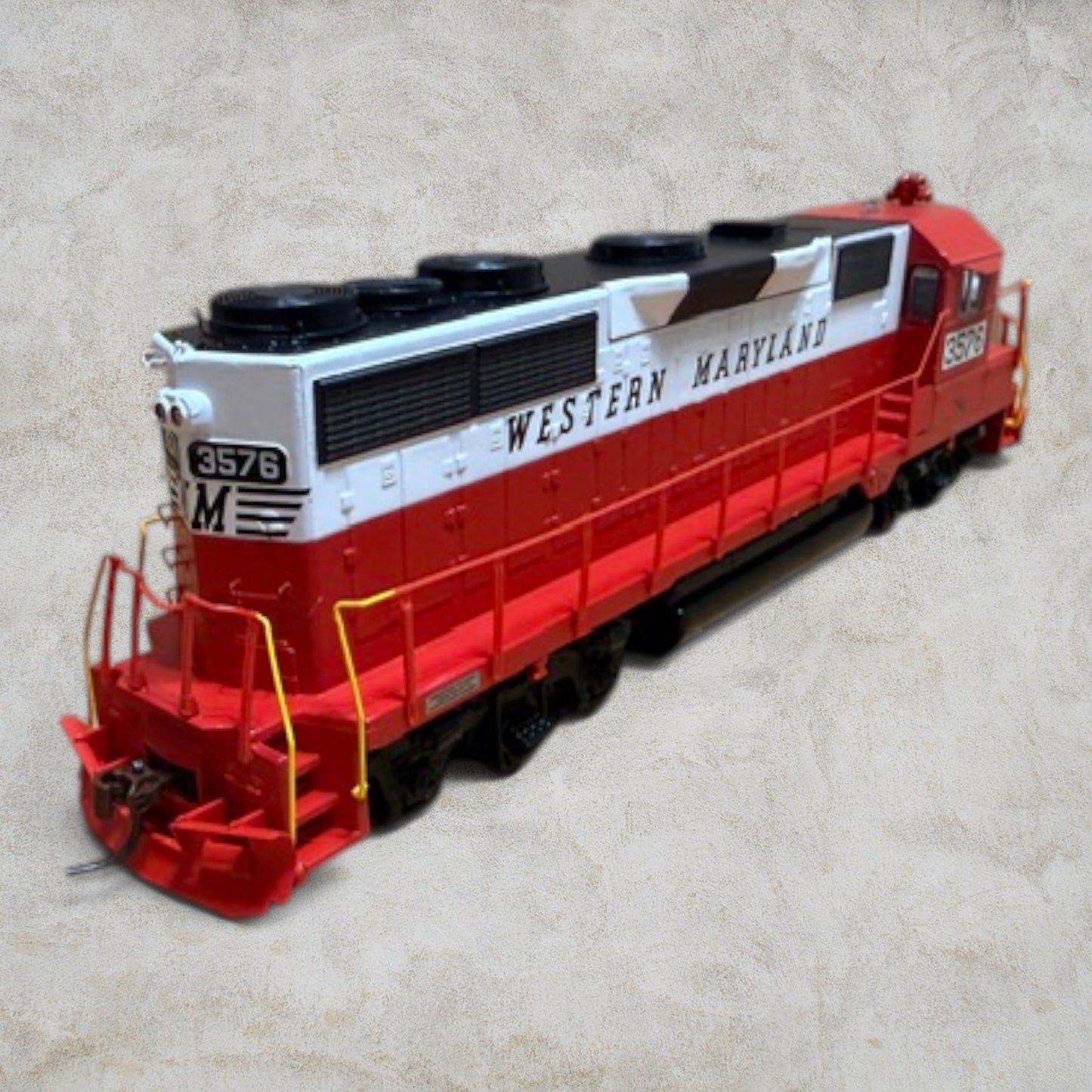 #1339 Athearn RTR HO Scale Western Maryland GP35 Diesel Locomotive #3576 DCC Quick Plug Equipped – Item #96055