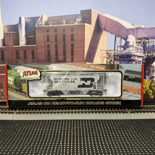 #1552 Atlas HO Scale Burlington Northern BN #424790 PS-2 Covered Hopper – #1845-1 – NOS