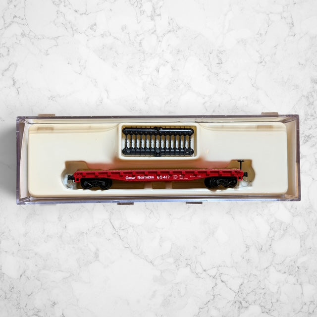 #1397 Atlas 38071 N Scale Great Northern 50' Flat Car w/Stakes #65417