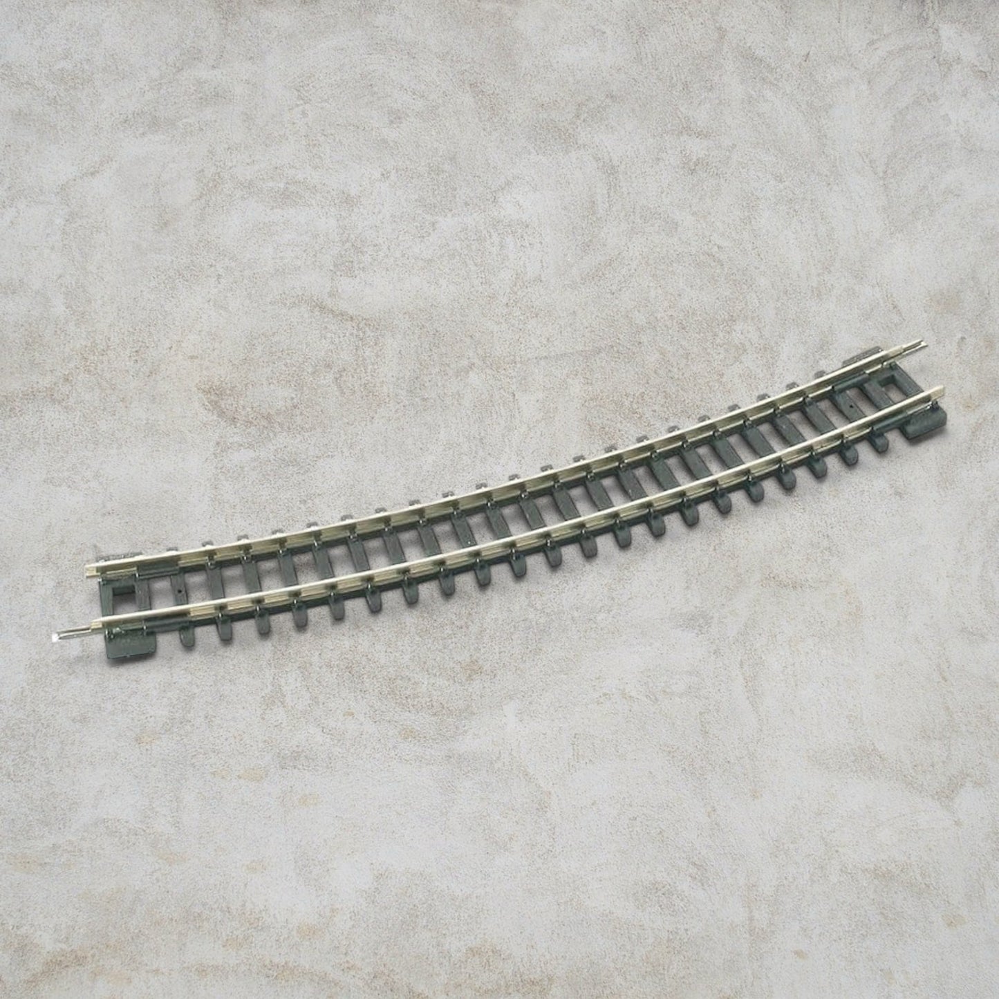 Atlas Item #0151 HO Scale Code 100 15" Radius Curved Track – Nickel Silver Rail – Single Section