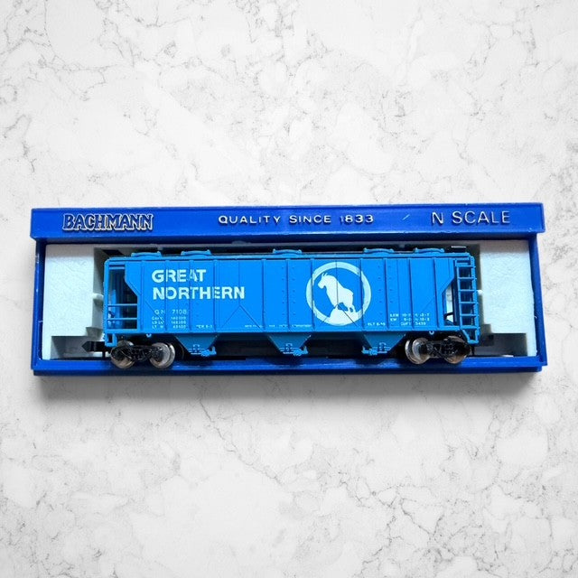 #1335 Bachmann Item #5484 N Scale 47' Covered 70-Ton Hopper – Great Northern #7108 – Ready-to-Run