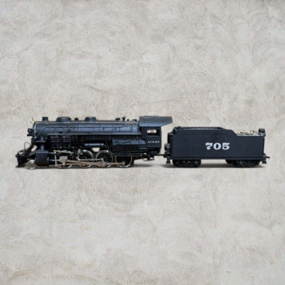 #1452 Bachmann HO Santa Fe 2-8-0 Consolidation #705 Smoke Lighted Item 0651