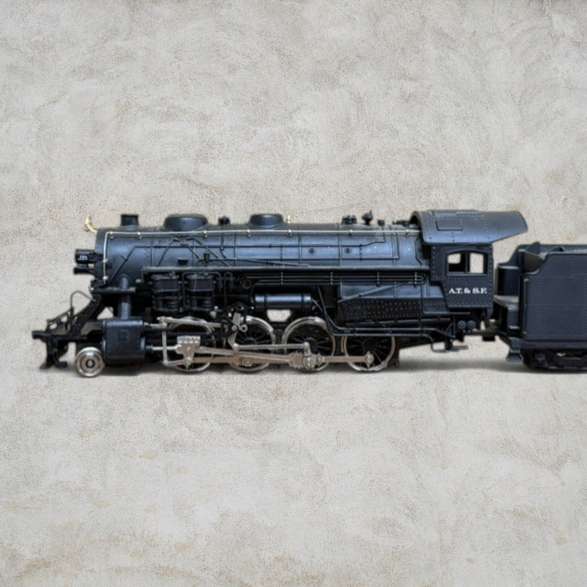 #1452 Bachmann HO Santa Fe 2-8-0 Consolidation #705 Smoke Lighted Item 0651