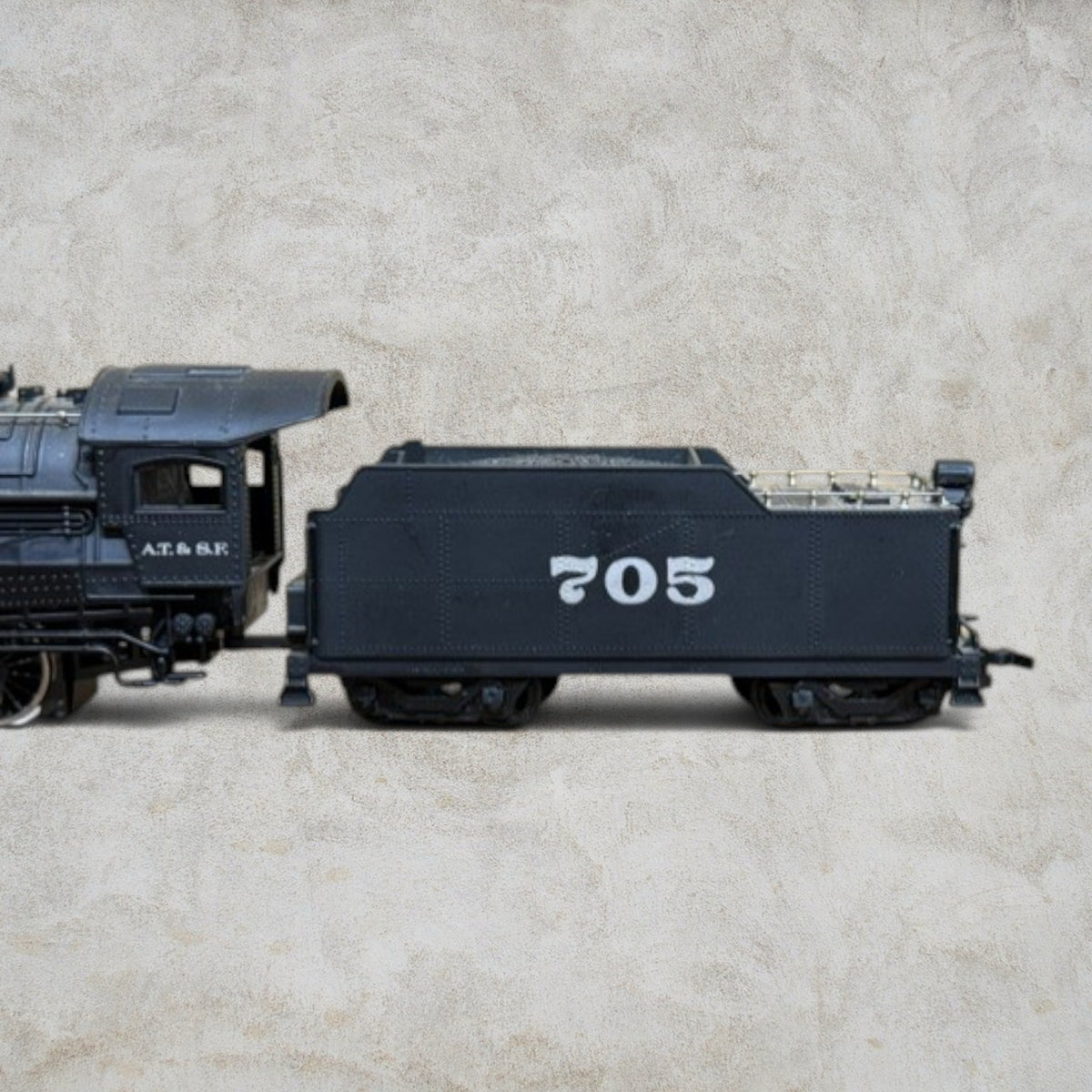#1452 Bachmann HO Santa Fe 2-8-0 Consolidation #705 Smoke Lighted Item 0651