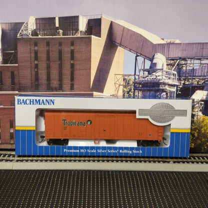 BAC17946 Bachmann HO Scale Tropicana Orange 50' Steel Reefer