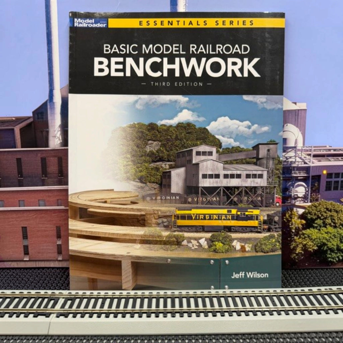 #1610 Basic Model Railroad Benchwork – Third Edition