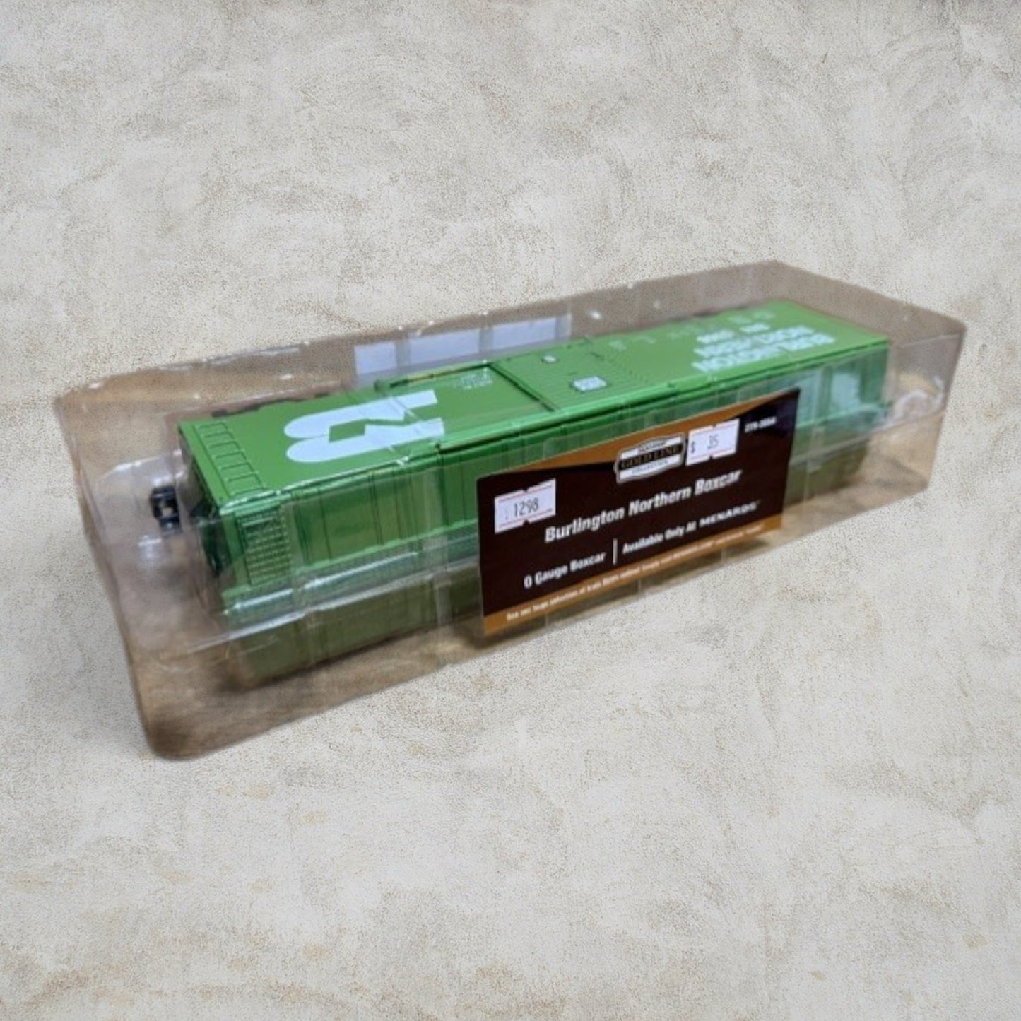 #1298 Menards O Gauge Burlington Northern 40' Boxcar BN 16368 – Green – Ready to Run – New in Clamshell