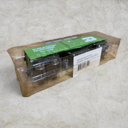 #1298 Menards O Gauge Burlington Northern 40' Boxcar BN 16368 – Green – Ready to Run – New in Clamshell