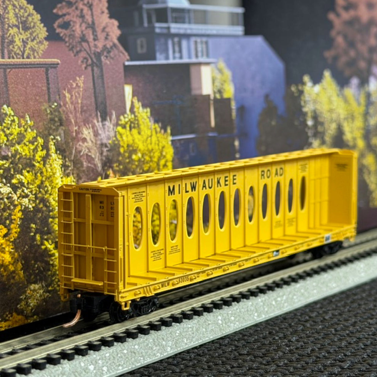 #1569 Micro-Trains Line N Scale Milwaukee Road 60' 8" Thrall Centerbeam Flat Car #63035