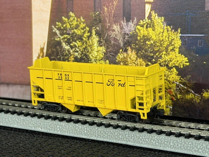 #1521 Con-Cor N Scale Ford Motor Company 2-Bay Open Hopper – FRDX #2342 – Yellow – Original Box