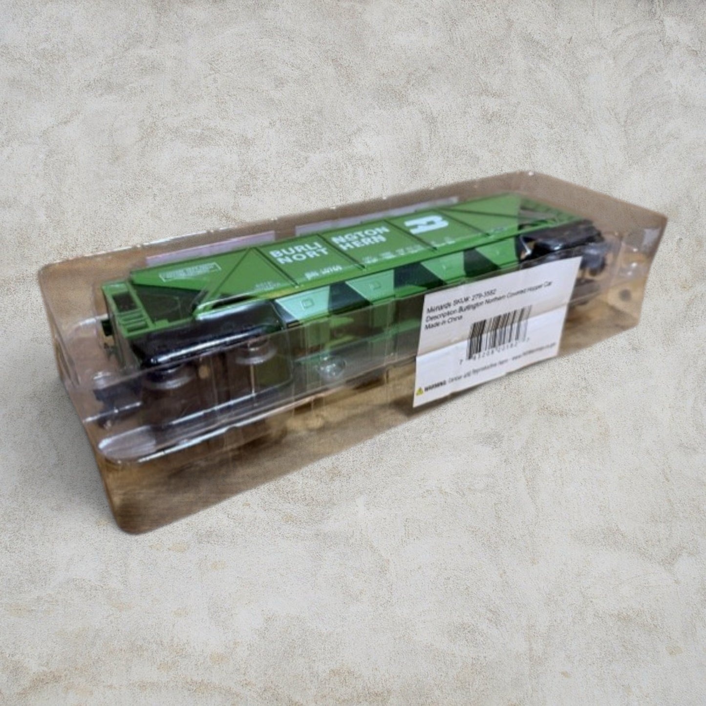 #1299 Menards O Gauge Burlington Northern Covered Hopper Car BN 10769 – Ready to Run – Original Clamshell
