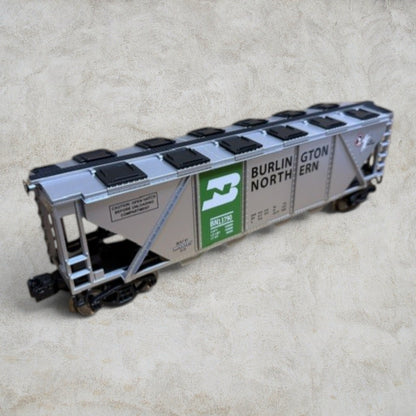 #1292 Menards O Gauge Burlington Northern Covered Hopper Car BN 13720 – Silver – Ready to Run – Original Clamshell