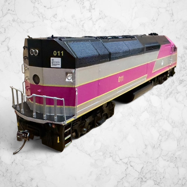 #1372 Atlas Master Gold HO Scale MBTA MP36PH-3C #011 – Item #10004163