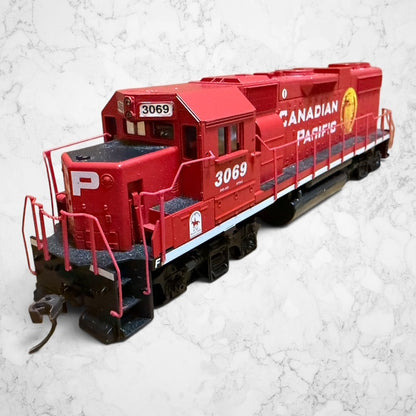 #1373 Athearn HO Scale GP38-2 Canadian Pacific #3069 – Beaver Logo – Powered – #4641