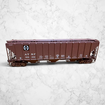 #1374 Proto 2000 HO Scale PS-2CD High Side Covered Hopper – Santa Fe ATSF #308242 – Item #4427