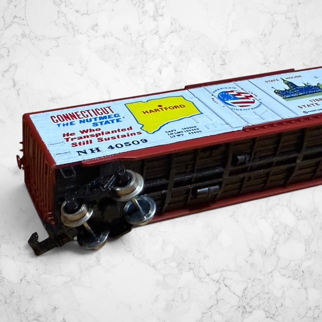 #1376 Kadee N Scale Bicentennial 50' Boxcar – Connecticut “The Nutmeg State” – NH #40509 – No. 38020