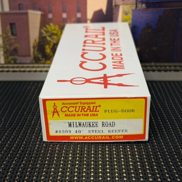 #1591 Accurail HO Scale Milwaukee Road 40' Steel Refrigerator Car Kit #8509