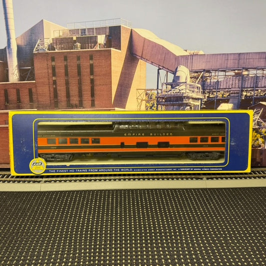 #1592 AHM HO Scale Great Northern Empire Builder Vista Dome Passenger Car #1322