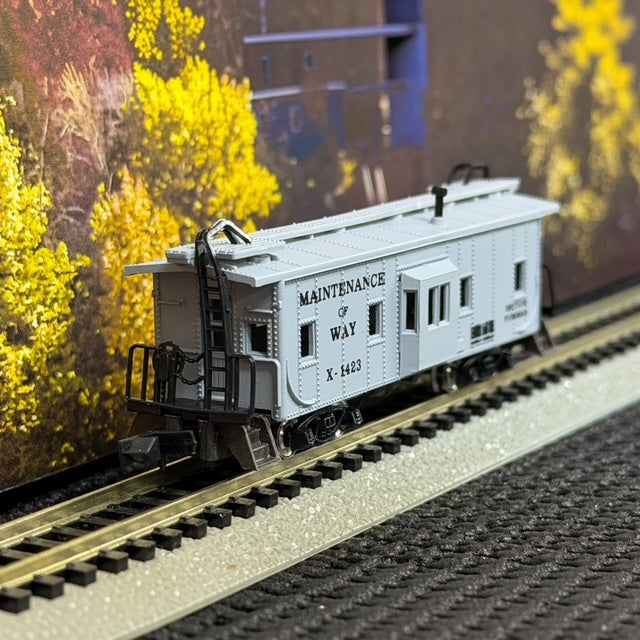 #1597 Con-Cor N Scale Maintenance of Way Bay Window Caboose X-1423