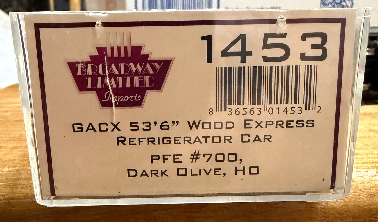 #1219 Broadway Limited Imports HO Scale GACX 53' 6" Wood Express Refrigerator Car – PFE #700 – Dark Olive – Item #1453