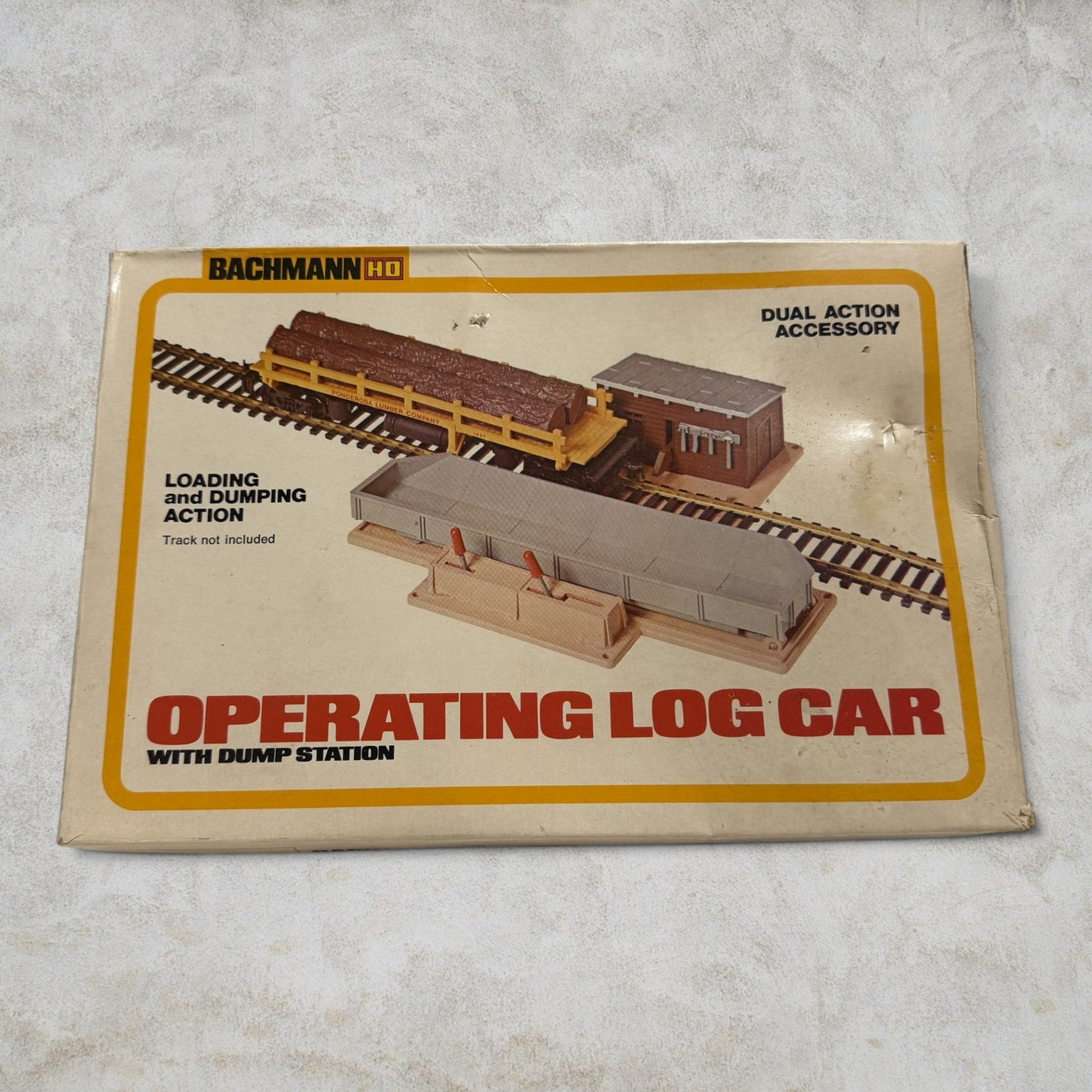 #1233 Bachmann HO Scale Operating Log Car w/Dump Station
